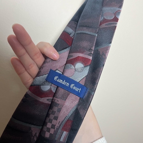 Vintage Camden Court Patterned Tie - Picture 3 of 4